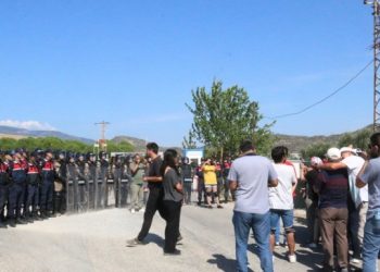 İşten çıkarılan sera işçileri: Hakkımızı istiyoruz