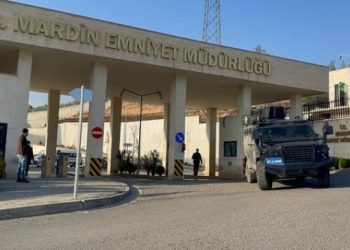 Birçok kentte ev baskınları