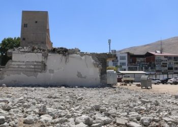 Depremzedelerin sorunları katlandı: İlk günkü dayanışma yok