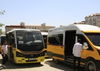 Wan’da şoförler de yolcular da zamlara tepkili