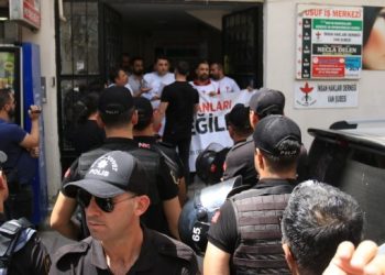 Cumartesi Anneleri’nin engellenmesi protesto edildi