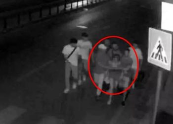 7 erkek 19 yaşındaki kıza tecavüz ederek o anları kaydetti