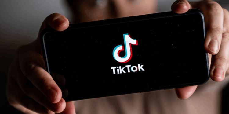 AB TikTok'a verilecek cezanın önünü açtı: 'Çocuk mahremiyetini ihlal ediyor'
