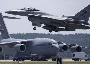 ABD, Danimarka ve Hollanda'dan Ukrayna'ya F-16 transferine onay verdi