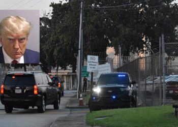 ABD tarihinde bir ilk: Eski başkan Trump cezaevine teslim oldu, sabıka fotoğrafı çekildi