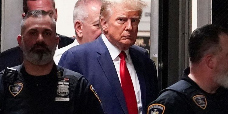 ABD'de seçim sonuçlarını değişirme davası: Trump teslim olmayı planlıyor