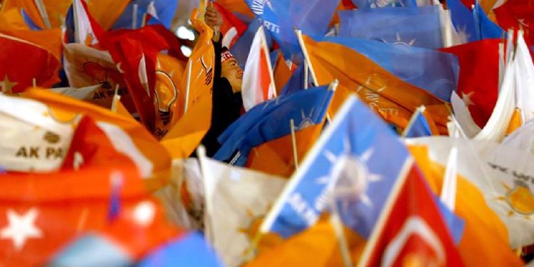 AKP'de çok sayıda ilçe başkanı istifa etti!