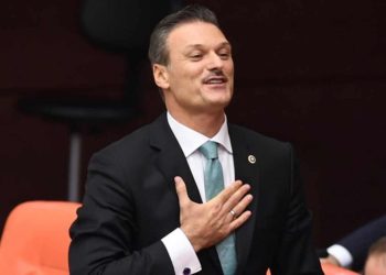 AKP'li Alpay Özalan'ın sosyal medya danışmanı istifa etti: 2 kelimeyi bir araya getiremezken, gündeme oturdu