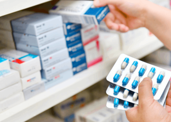 AKP'nin politikaları ilaç krizini büyüttü: Organ naklinde kullanılan ilaç ülkeye gelmeyecek, astım, şeker ve kalp ilaçlarında da sorun büyüyor