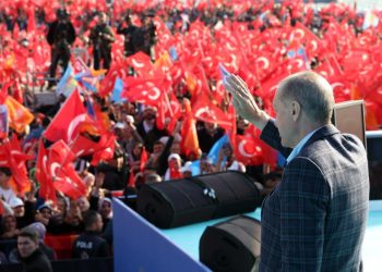 AKP'nin yerel seçim stratejisi belli oldu: 'Sınırsız vaat sıralayacak'