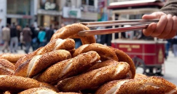 ANKARA’DA SİMİT 10 TL OLDU | Simitçiler Odası Başkanı: Biz yapmıyoruz, sadece güncelliyoruz