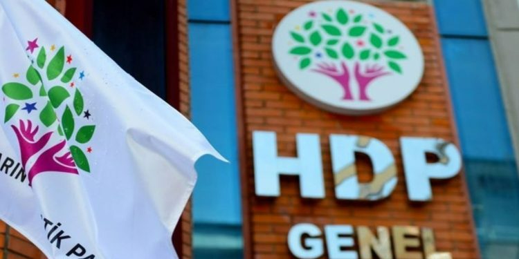 AYM'nin kararını bekleyen HDP'de yeni eş genel başkanları belli oldu