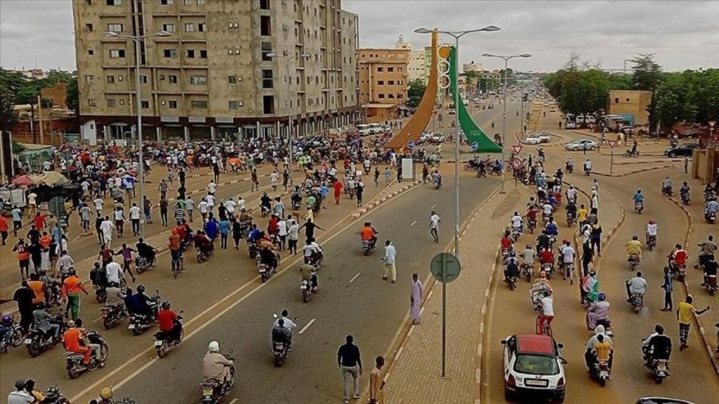 Afrika'da savaşa doğru: İki ülke Nijer'e savaş uçağı gönderdi