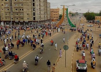 Afrika'da savaşa doğru: İki ülke Nijer'e savaş uçağı gönderdi