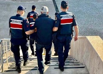 Ağabeyini öldürüp, babasını yaralayan şahıs 14 yıl sonra yakalanınca sordu: ‘Beni nasıl buldunuz?’