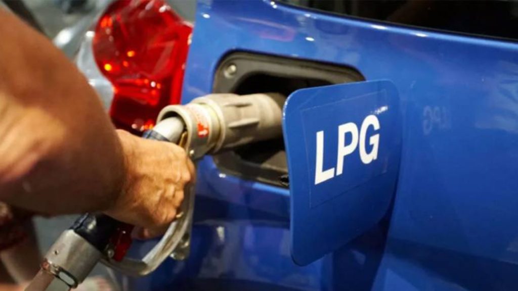 Akaryakıt zamlarından sonra LPG'li araçlara dönüş başladı