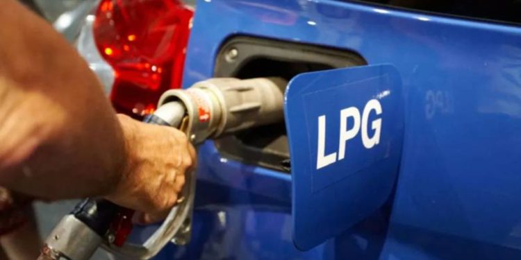 Akaryakıt zamlarından sonra LPG'li araçlara dönüş başladı