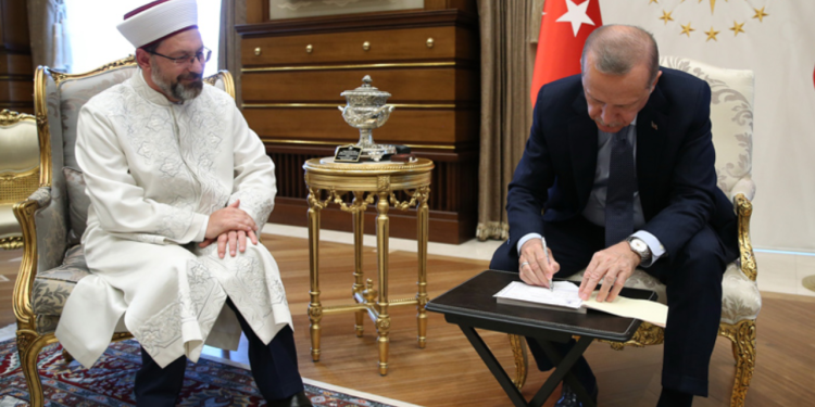 Ali Erbaş’ın, görevden alınma korkusu: Erdoğan'ın desteğini almak için miydi?