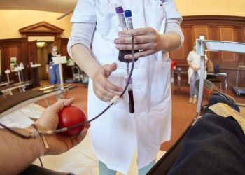 Amerikan Kızılhaçı, eşcinsel ve biseksüel erkeklerin kan bağışı yapma kısıtlamalarını kaldırdı