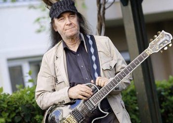 Anadolu Rock müziğinin efsanesi Erkin Koray hayatını kaybetti