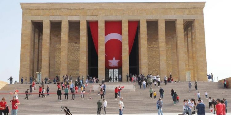 Anıtkabir'de bu yıl ziyaretçi rekoru kırılacak