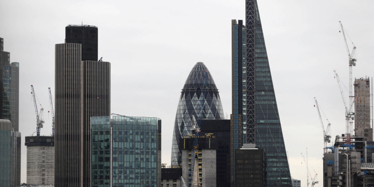 Araştırma: İngiltere'de yöneticilerin geliri ortalama çalışanın 118 katı