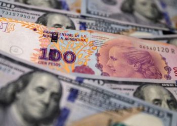 Arjantin piyasalarına seçim şoku: Peso'nun değeri yüzde 18 düşürüldü, gösterge faizi yüzde 118'e yükseldi