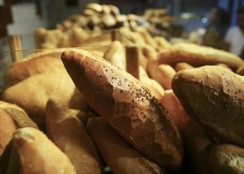 Asgari ücrette ilk maaş cebe 60 dolar eksik girdi, 475 ekmek eksildi