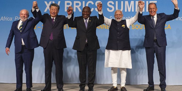 BRICS ülkeleri 'kapılarını yeni üyelere açma konusunda anlaştı'