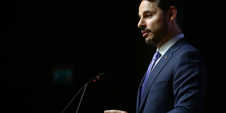 Babası anlattı: Berat Albayrak'ın nerede olduğu ve yeni işi ortaya çıktı!