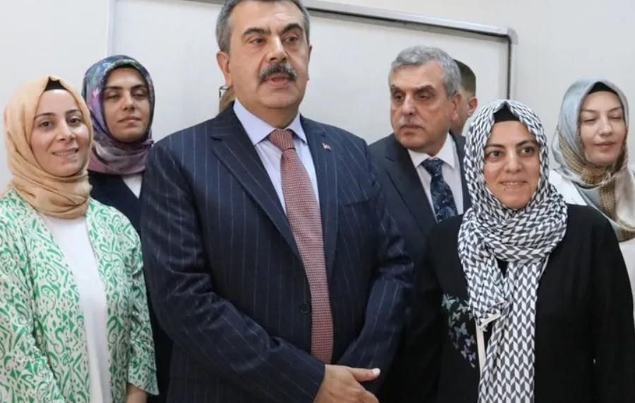 Bakan Tekin tartışmalı isme toz kondurmadı: ‘Asım Sultanoğlu en güvendiğimiz arkadaş’