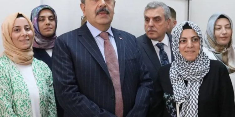Bakan Tekin tartışmalı isme toz kondurmadı: ‘Asım Sultanoğlu en güvendiğimiz arkadaş’