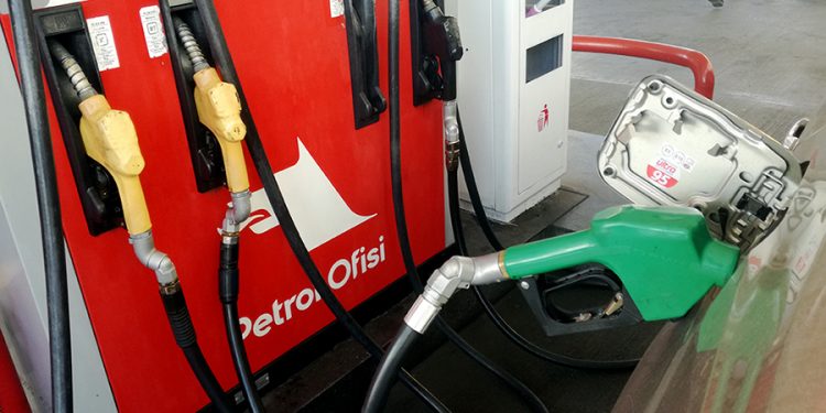 Benzine bir zam daha; litresi 38 liraya dayanacak