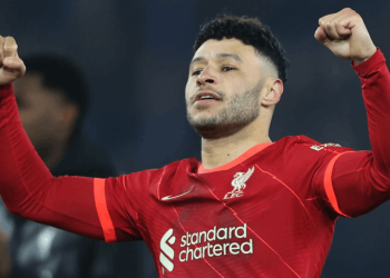 Beşiktaş Alex Oxlade-Chamberlain'i KAP'a bildirdi