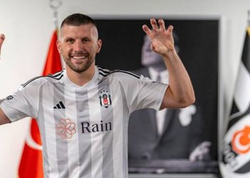 Beşiktaş, Rebic'i kadrosuna kattı