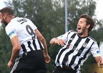 Beşiktaş'ta Cenk Tosun ve Salih Uçan görüşme odasına!