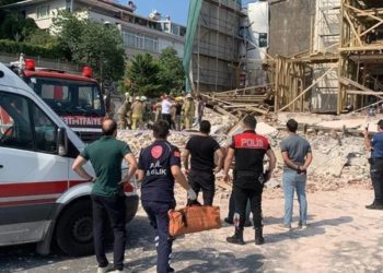 Beşiktaş’ta bina çöktü: Stajyer mimar hayatını kaybetti