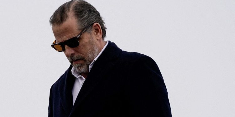 Biden'ın oğlu Hunter'ın banka kayıtları paylaşıldı: Milyonlarca dolar ödeme almış