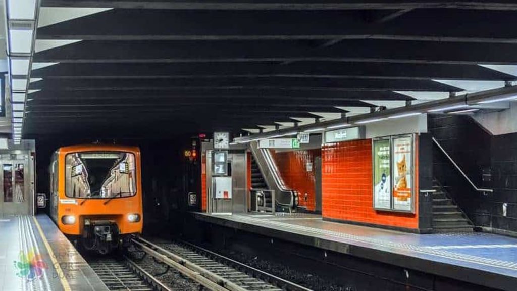 Brüksel'de metro vagonuna zehirli madde atıldı, 2 kişi tedavi altına alındı