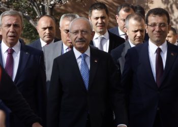 CHP'de 'değişim' tartışmaları sürüyor: Mansur Yavaş cephesinden ilk açıklama