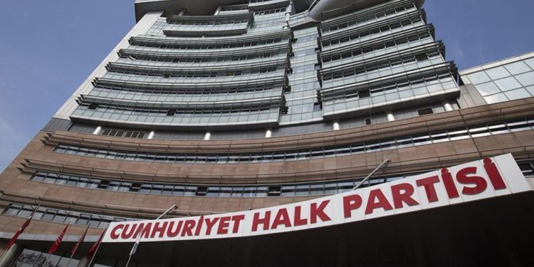CHP'de gündem yerel seçim: Genel merkezde toplandılar