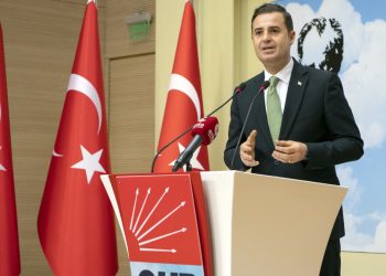 CHP'li Akın: Akaryakıt fiyatlarının 50 lirayı geçebileceği belirtiliyor