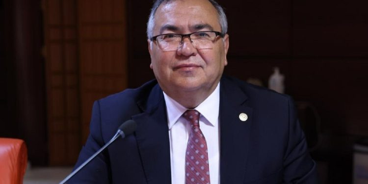 CHP'li Bülbül’den 'özel kadro' ile kadroya giren Tuncer’e yeni kitap tavsiyesi: Nasıl torpille iş tutulur