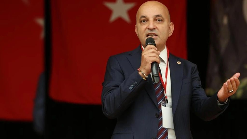 CHP'li Polat, Gaziantep Havalimanı'nda gördüklerini paylaştı: TÜGVA üyelerine VIP hizmet