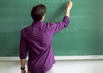 CHP'li Sümer: "Öğretmen aileler dağılmanın eşiğinde"