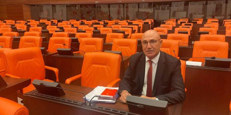 CHP'li Tanal, Ensar Vakfı skandalında il müdürü olan Asım Sultanoğlu'nun Şanlıurfa'ya atanmasına tepki gösterdi: Meclis'te oturma eylemi başlattı