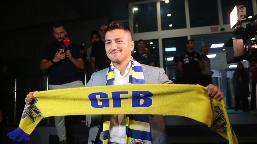 Cengiz Ünder, Fenerbahçe'ye transfer sürecini anlattı: Biraz stresli oldu