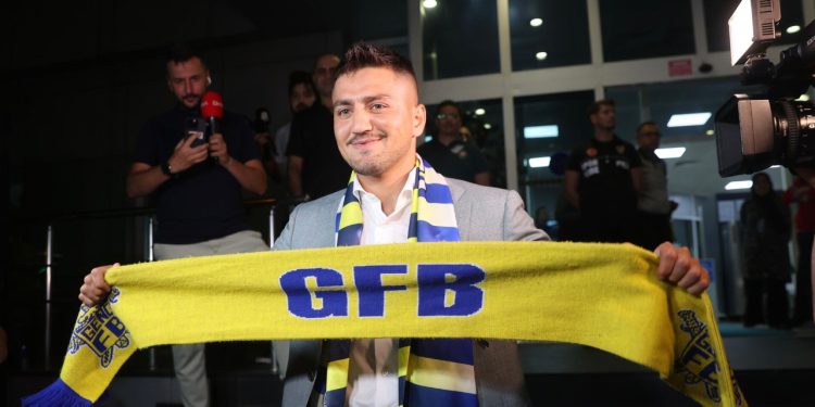 Cengiz Ünder, Fenerbahçe'ye transfer sürecini anlattı: Biraz stresli oldu