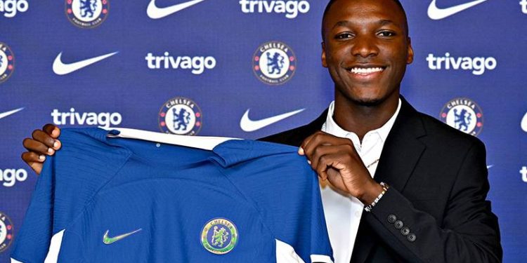 Chelsea, Moises Caicedo'yu rekor bedelle kadrosuna kattı