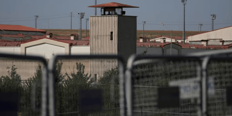 Cumhur İttifakı'nın adalet anlayışı... "İş infaz düzenlemesi yapmaya geldiğinde, idam isteyen politikacılar aynı suçlara af istiyor"